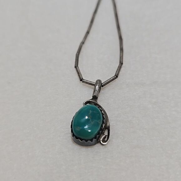 Vintage Navajo Tuquoise Sterling Silver Necklace - Picture 1 of 8